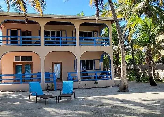 Oceanfront House With View, Private Pier & San Pedro (Ambergris Caye)